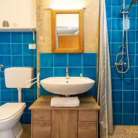 Da Laura- Mini Loft Con Giardino Vista Mare Apartment *